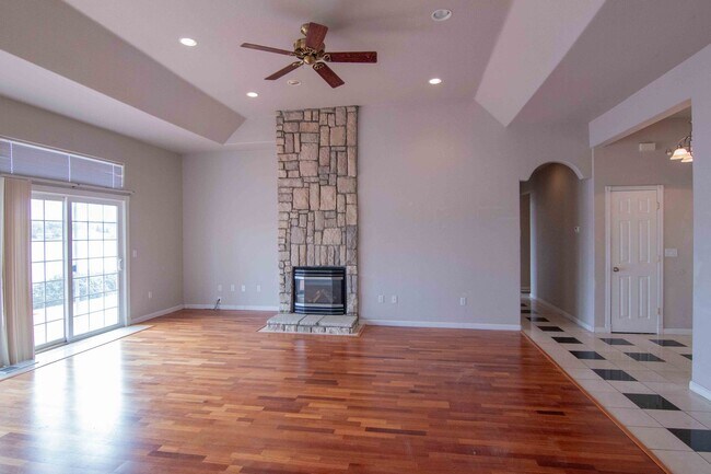 Building Photo - Lake California Home for Rent | Gated Community, Lake Access, Pool & Tennis Courts