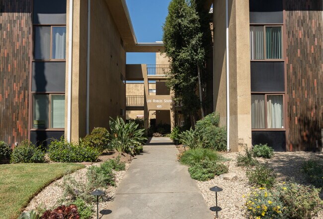 Building Photo - 465 S Los Robles Ave