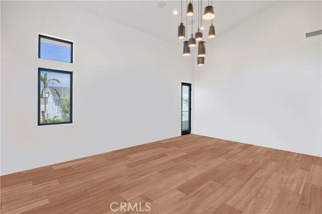 Building Photo - 332 Avenue E