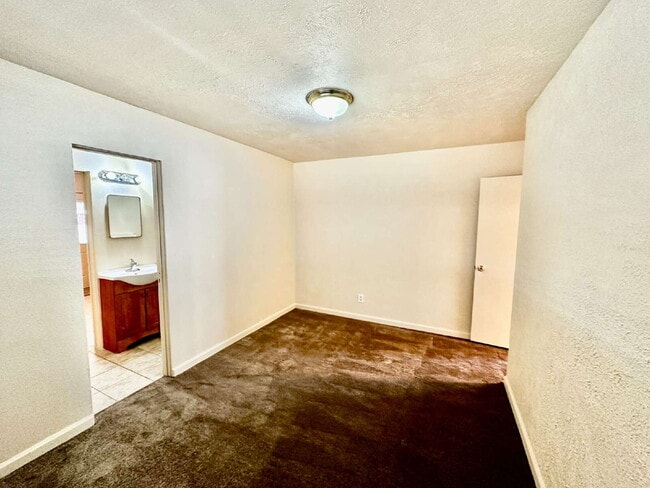 Building Photo - Charming 3 bed/2 bath house in the Heart of Thornton!