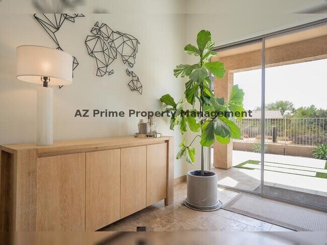 Building Photo - 5039 E Lucia Dr