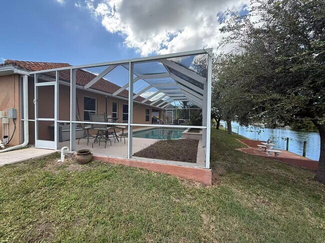 Building Photo - 409 SW 8th St