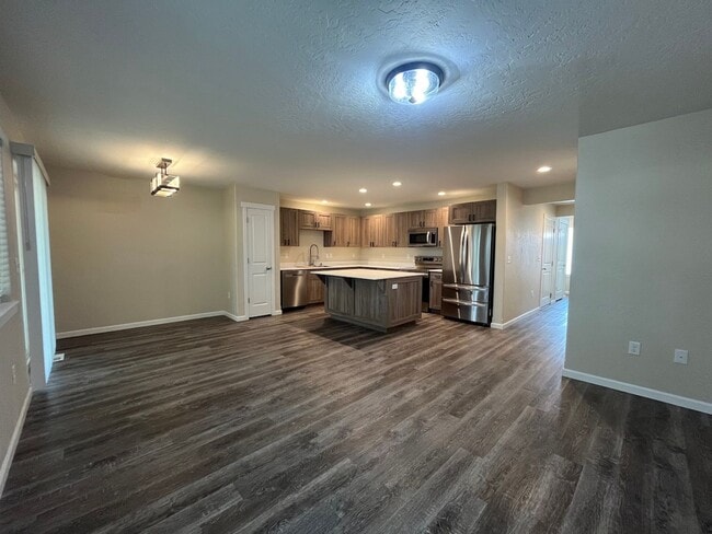 Building Photo - 3-Bed Home with Garage & Fenced Yard in Pr...