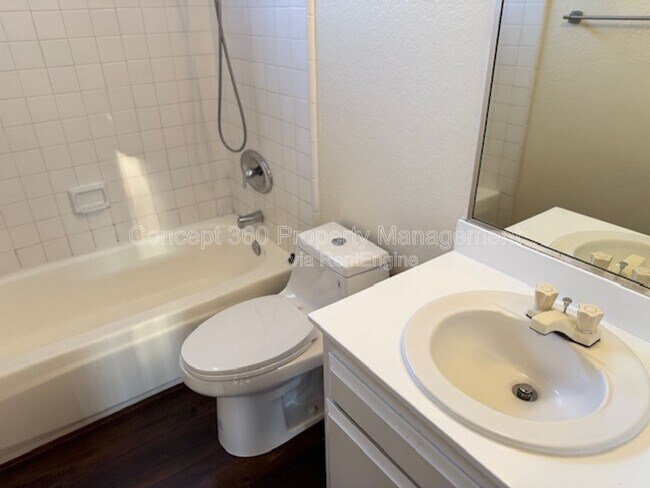 Building Photo - 114 20th St