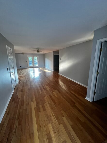 Primary Photo - 313 Wyrick St