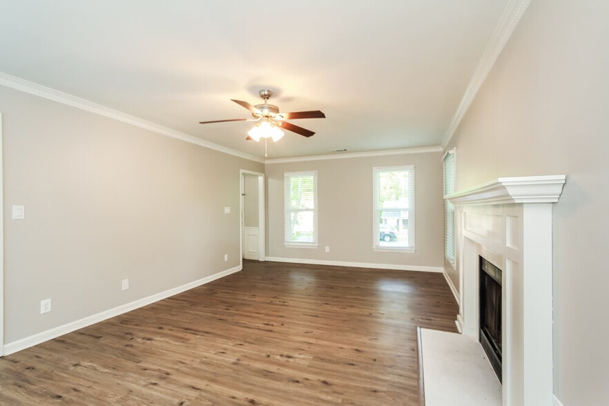 Building Photo - 11025 Ballards Pond Ln