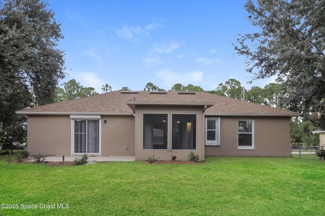 Building Photo - 6145 Banyan St