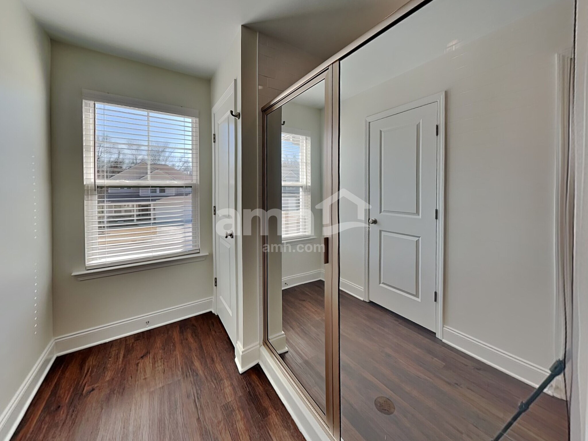 Building Photo - 5969 Hagar Vly Dr