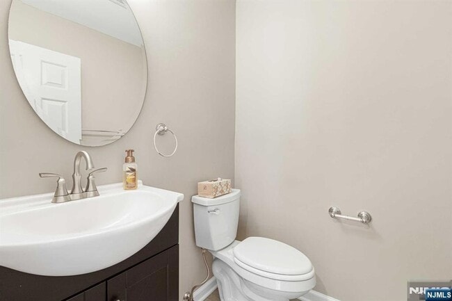 Building Photo - 6-04 Cross Meadows