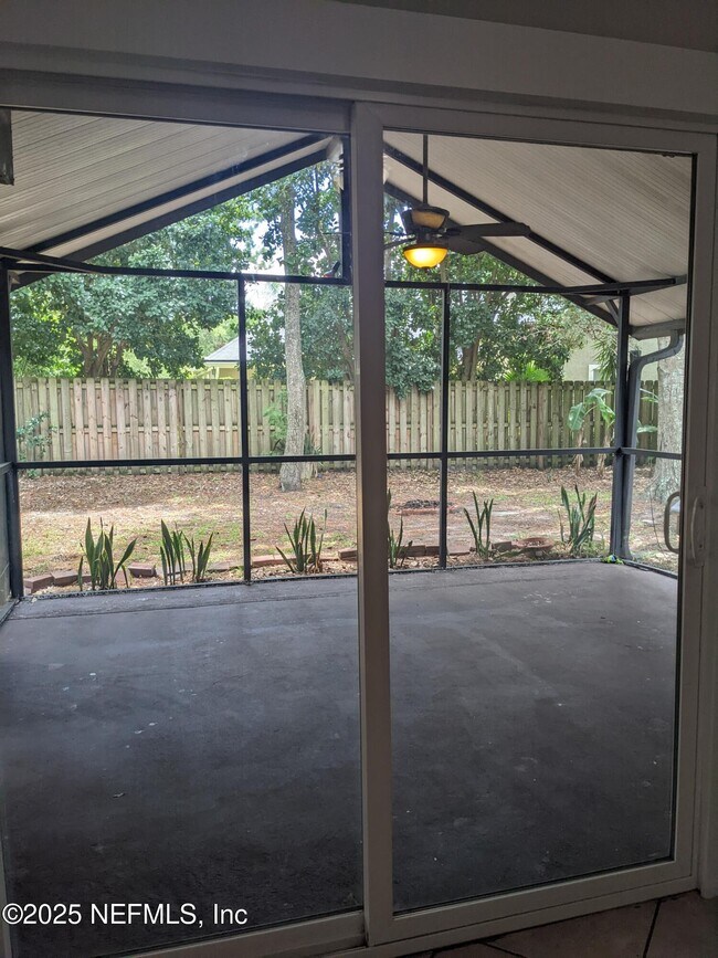 Building Photo - 13576 Capistrano Dr S