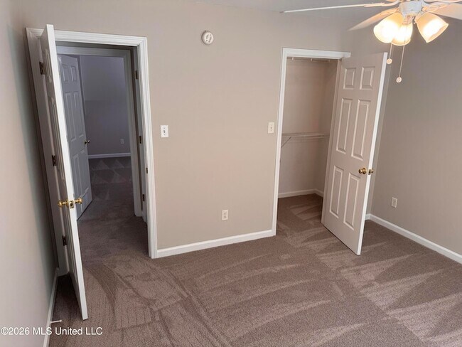 Building Photo - 3803 Lake Village Cove