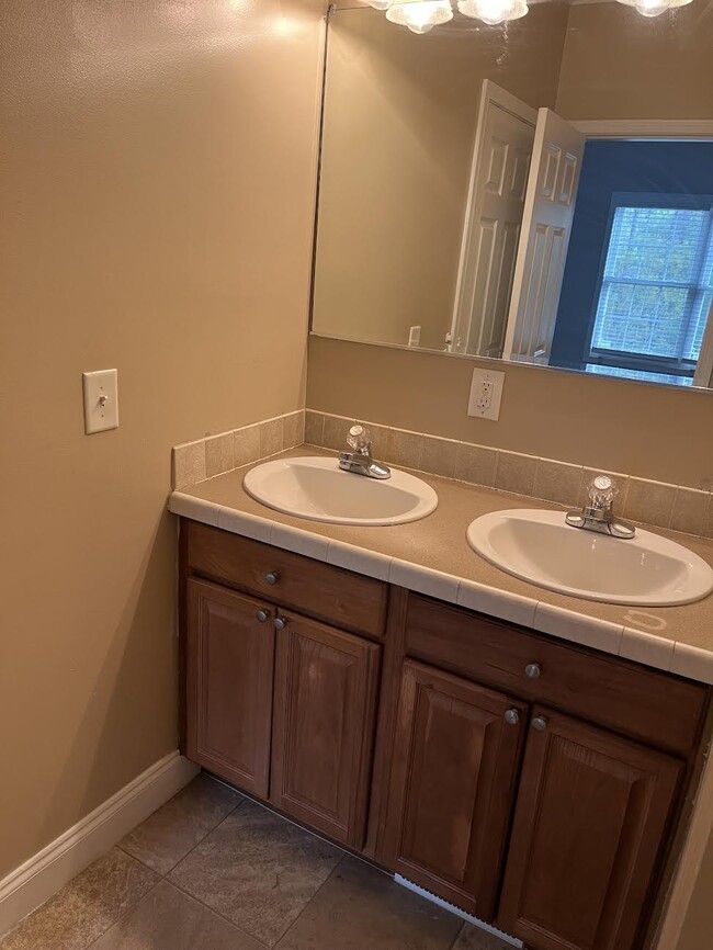 Building Photo - 46 Badger Run