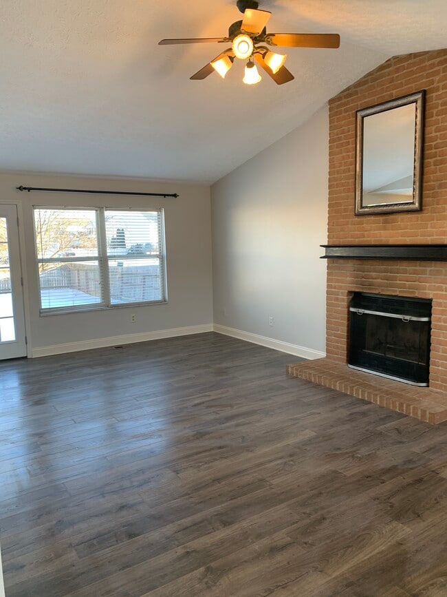 Building Photo - 9012 Ellersly Dr