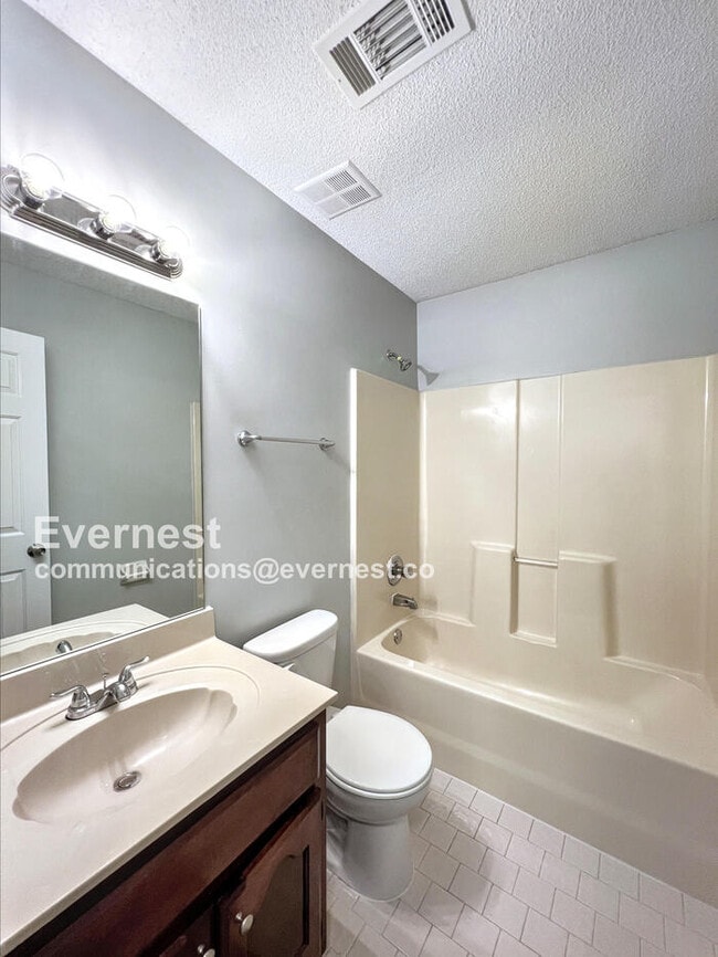 Building Photo - 7364 Appling Ridge Dr