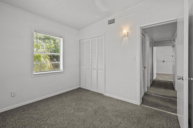 Building Photo - 20 Rollins Ave