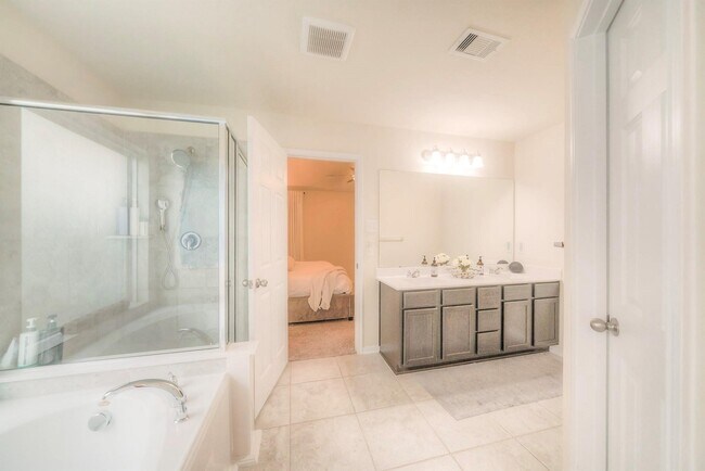 Building Photo - 2311 Bright Sunrise Trl