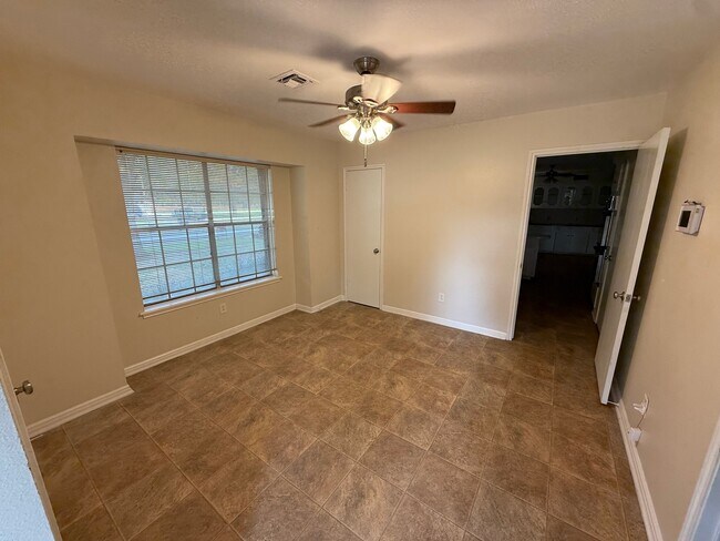 Building Photo - 2615 Cypress Ln