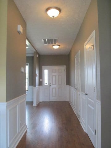 Building Photo - Beautiful 4 Bedroom Home with Spacious Bac...