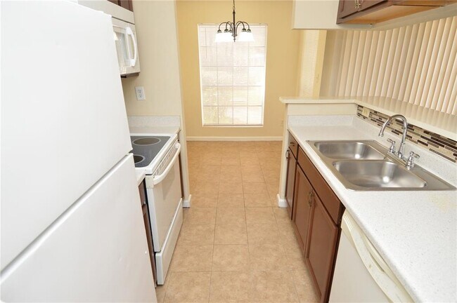 Building Photo - 8647 Mallard Reserve Dr
