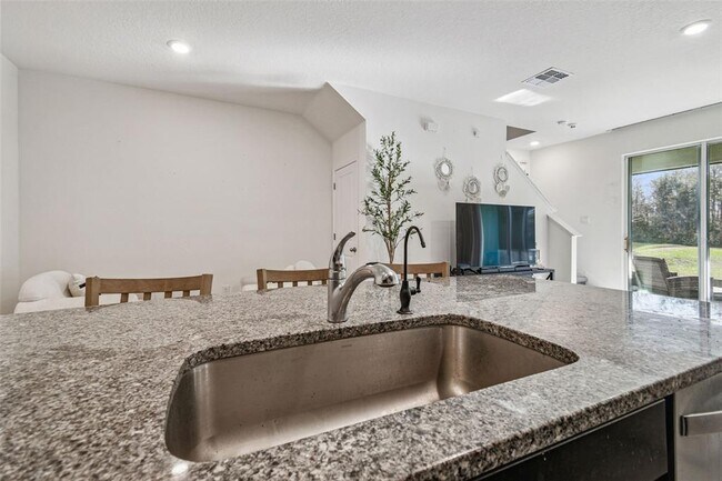 Building Photo - 11070 Crescent Deer Dr