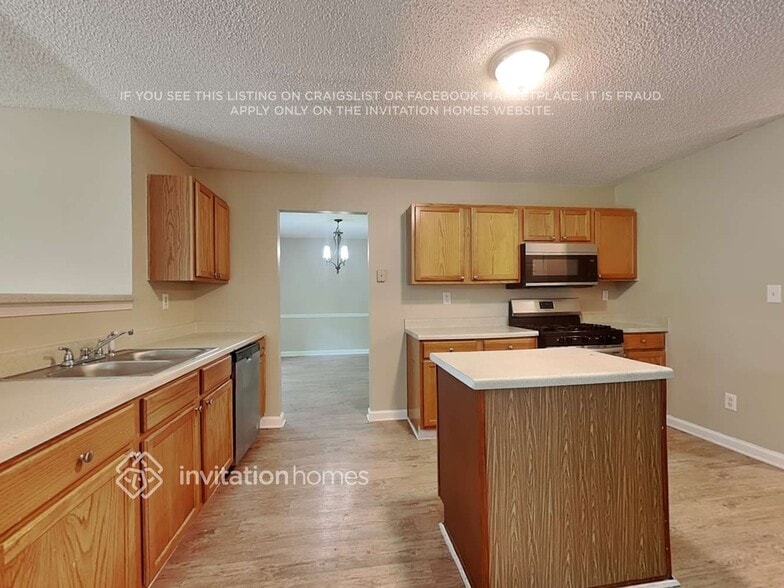 Building Photo - 438 Pecan Wood Cir