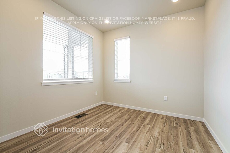 Building Photo - 850 Mesic Ln