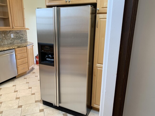 Building Photo - 2125 Vicente St