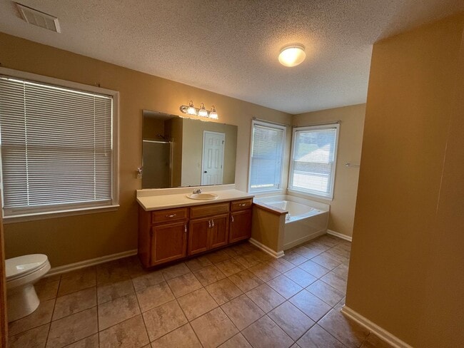 Building Photo - Quail Hollow Subdivision -  $300 OFF FIRST...