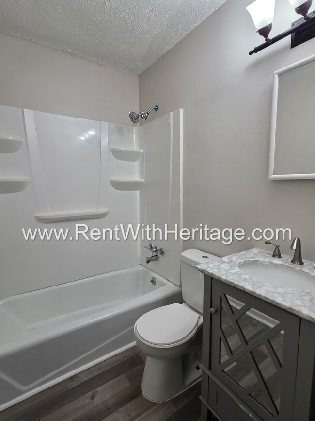 Building Photo - 5990 Peco Ln