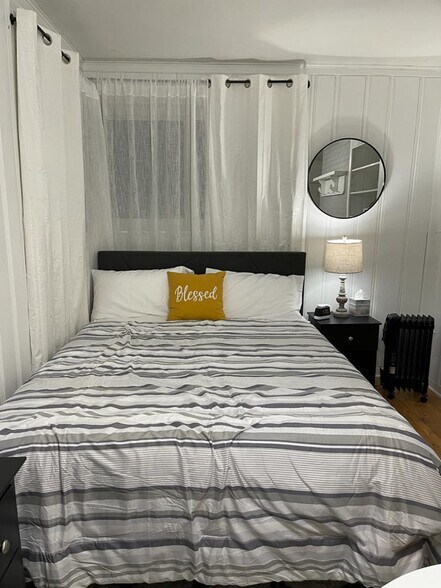 Building Photo - 2804 Truman St NE