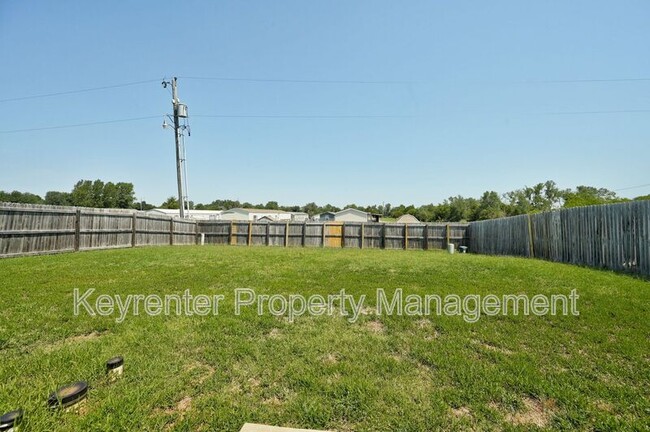 Building Photo - 3533 SE 94th St