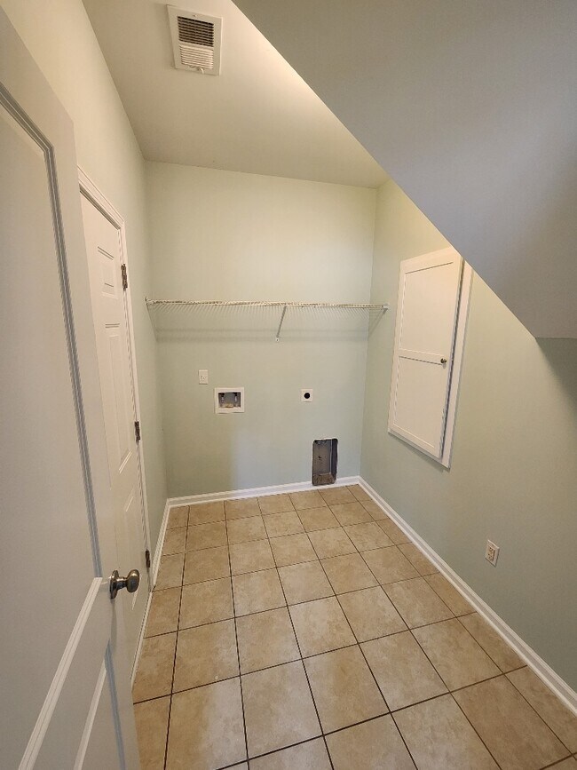 Building Photo - 3639 White Wing Cir