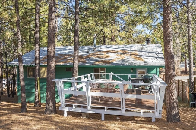 Building Photo - 448 Quail Dr