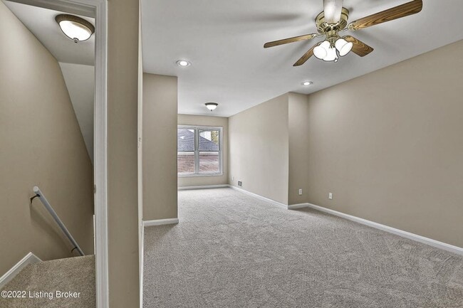 Building Photo - Super Nice Shelbyville Condo For Rent