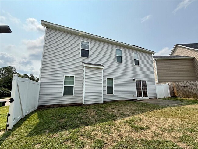 Building Photo - 260 Trenton Pl