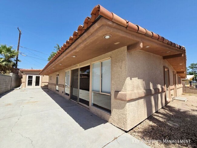 Building Photo - 713 N 18th St