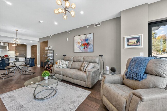 Building Photo - 8701 Churchill Rd