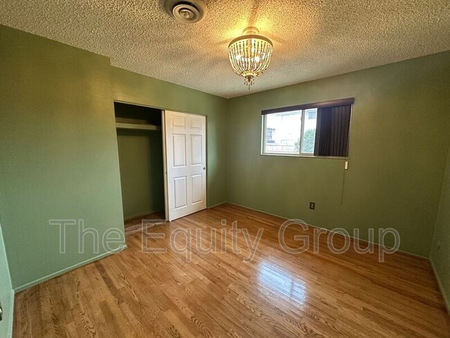 Building Photo - 1413 W Cambridge Ave