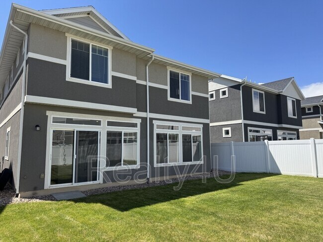 Building Photo - 138 E Crown Point Dr