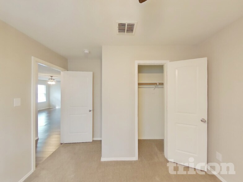 Building Photo - 5668 McClelland St