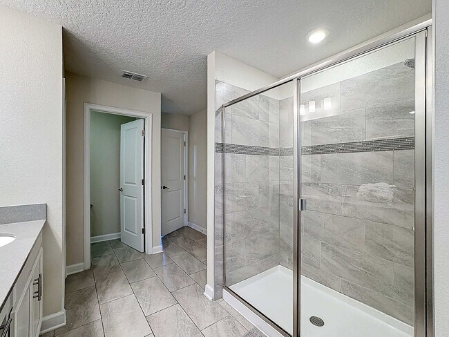 Building Photo - 1589 Flange Dr