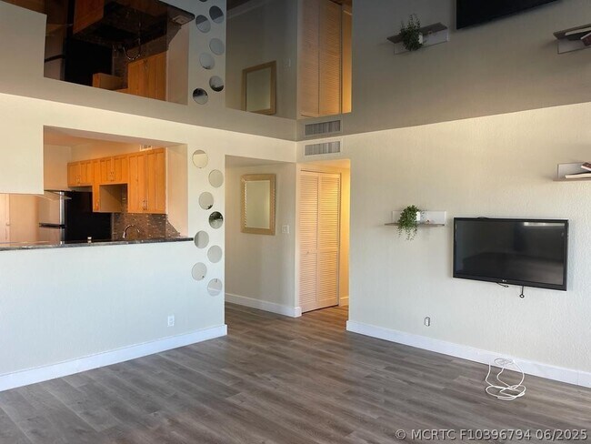 Building Photo - 401 Golden Isles Dr