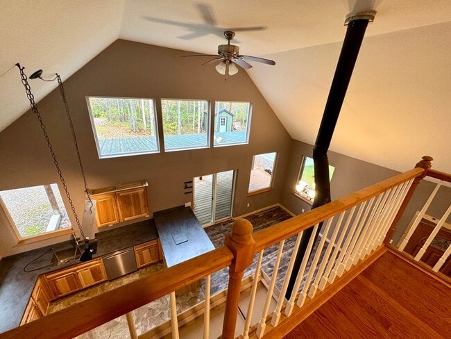 Building Photo - NORTH KENAI HOME!
