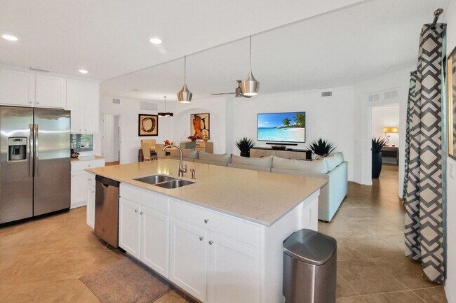 Building Photo - Sarasota National Seasonal Condo for Rent