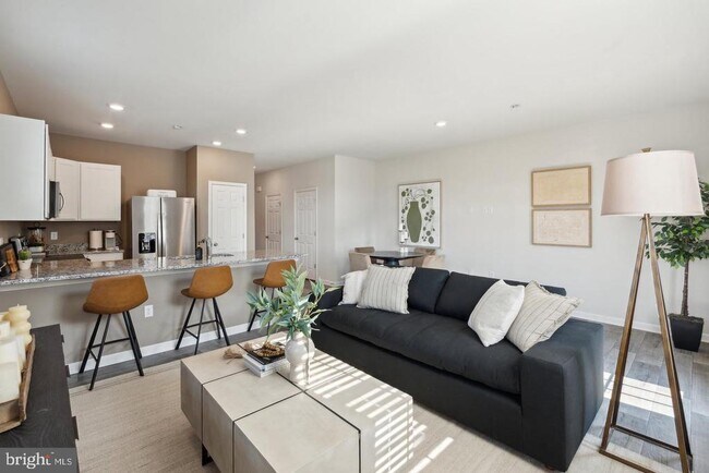 Building Photo - 152 Rae Ct