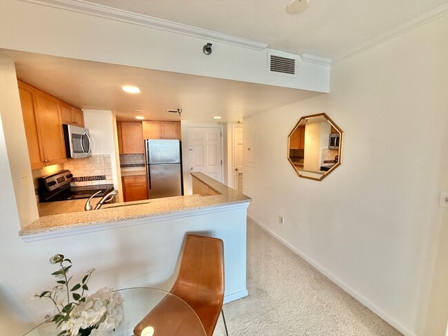 Building Photo - Penn Ave Prominent Neoclassical 1 Bed Condo, w/Balcony, Pool, Gym. - Furnished Option, Parking Op...