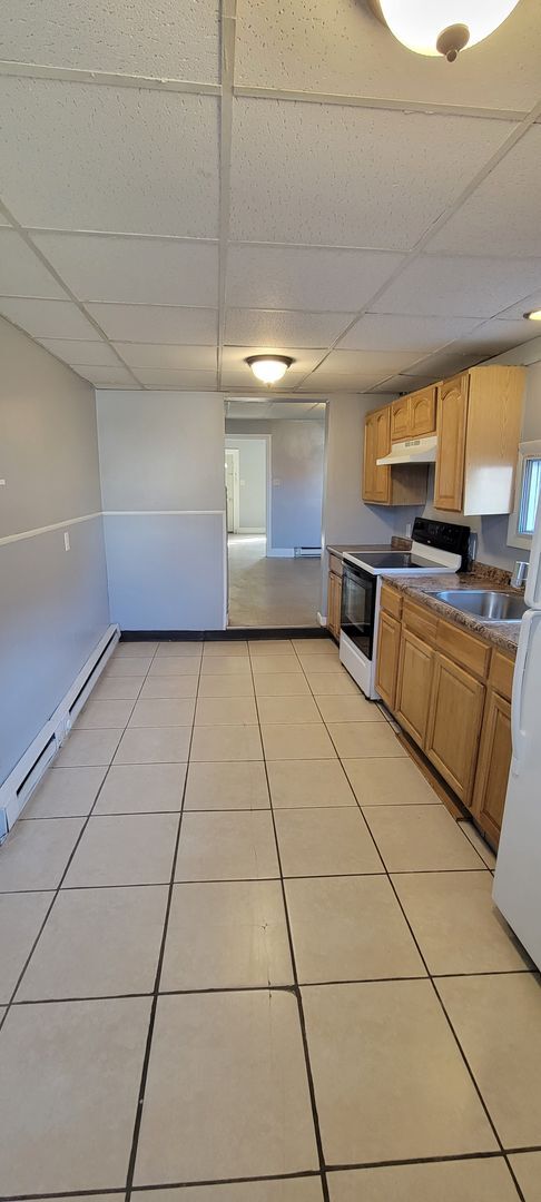 Building Photo - 3 Bedroom / 1 bathroom Home in Allentown!!