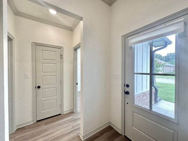 Building Photo - TOUR TODAY! 3 Bedroom 2 Bath Home in Tyler!