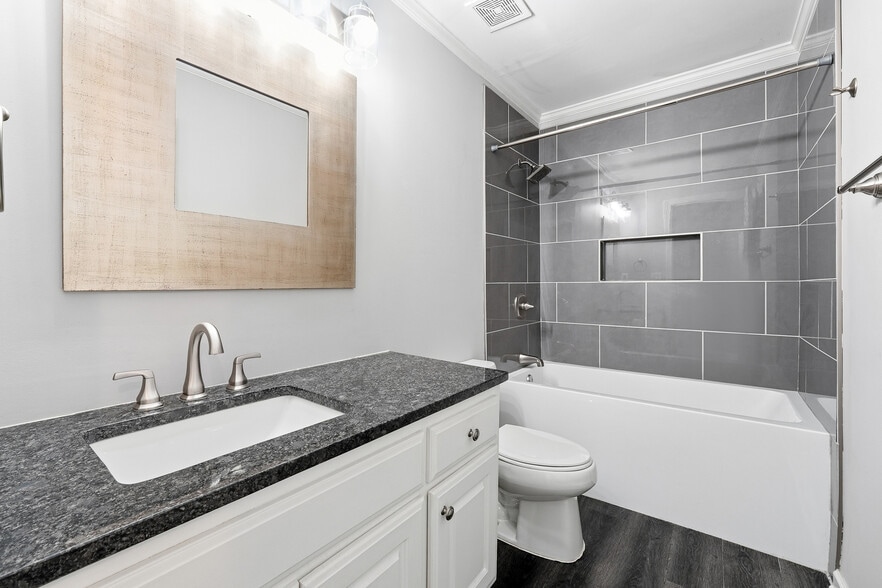 Building Photo - 2071 Defoors Ferry Rd NW