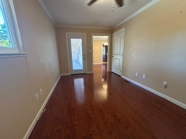 Building Photo - 245 Mockingbird Cir